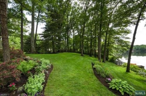 1 Shore Rd, Mountain Lakes, NJ 07046-1522