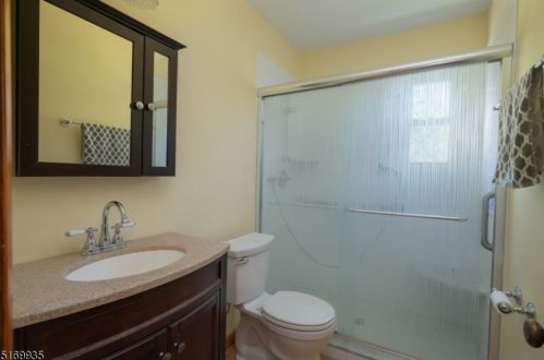 70 Highland Ave, Whippany NJ exterior