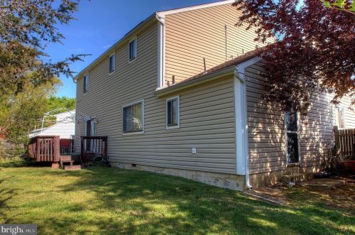 111 Hampshire Ct, West Deptford NJ  08096-4214 exterior