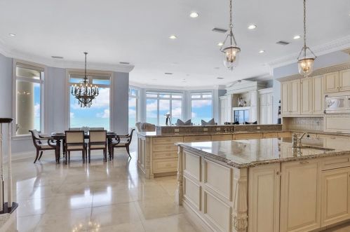 535 Ocean Shore Blvd, Ormond Beach FL  32176-5401 exterior
