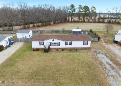 5201 Hunting Ridge Rd, Wilson, NC 27896-8826