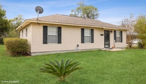 731 Hecker Rd, Century, FL 32535-2830