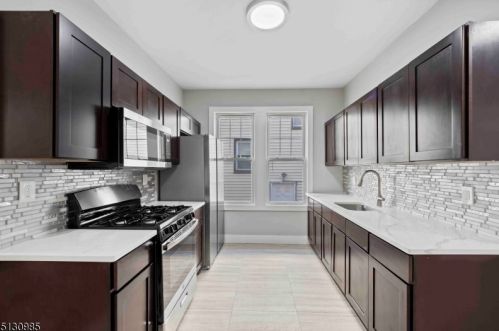 131 Paine Ave, Irvington NJ  07111-2902 exterior