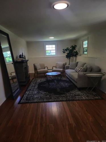 13 Clinton Hill Rd, Waterbury CT  06716-1010 exterior