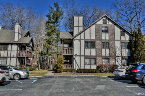 601 Mark Twain Way, Mahwah NJ  07430-3475 exterior