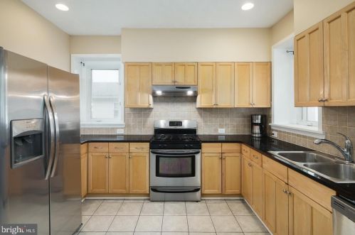 2828 Old Welsh Rd, Willow Grove PA  19090-3936 exterior