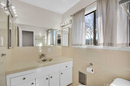 8569 Woodford Way, Riverside CA  92504-2900 exterior