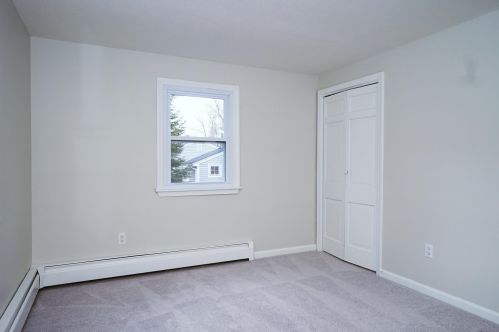 43 Joseph Rd, Salem NH  03079-2021 exterior