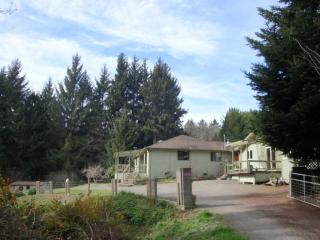 2330 Chapel Hill Rd, Mckinleyville, CA 95519-7944