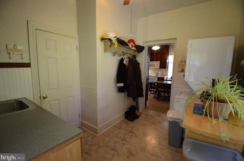 563 Columbia Ave, Bangor PA  18013-1747 exterior