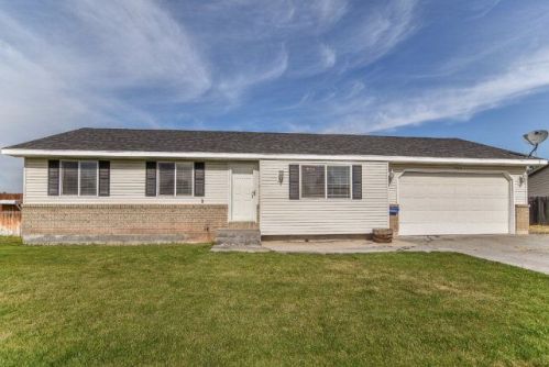 1430 Ridgewood Dr, Idaho Falls, ID 83406-4674