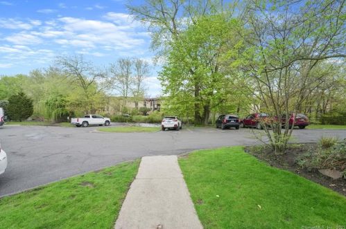 154 Cold Spring Rd, Stamford CT  06905-4235 exterior