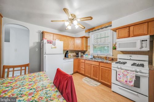 432 Wyndom Ter, Holmes PA  19043-1127 exterior