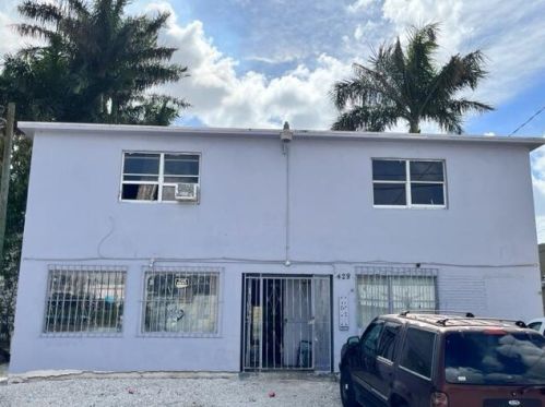 424 Avenue, Belle Glade, FL