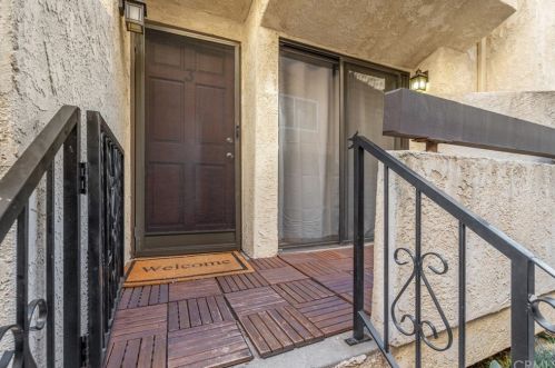 543 Stocker St, Glendale, CA 91202-2269