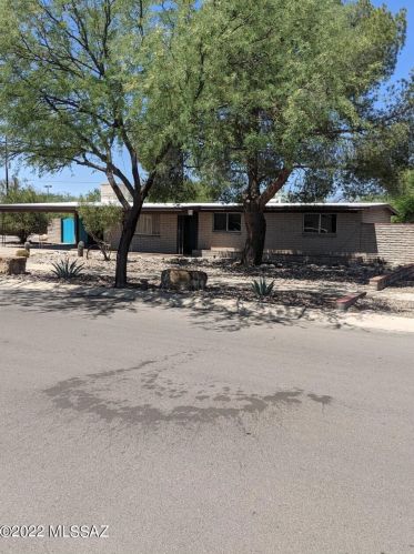 4801 Maddux Ave, Tucson, AZ 85704-5734