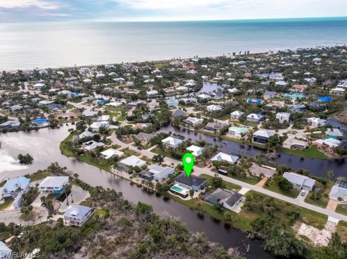 696 Durion Ct, Sanibel, FL 33957-5309