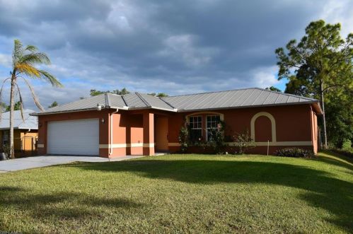 2370 6th Ave, Naples, FL 34120-5092