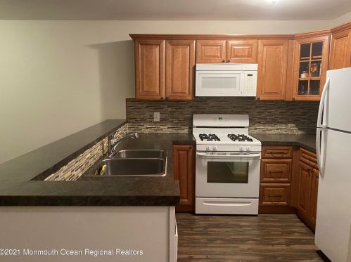 1315 Paris Ct, Lakewood, NJ 08701-3728