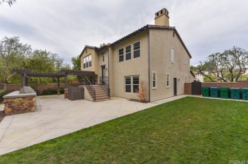 28 Climbing Vine, Irvine CA  92603-0200 exterior