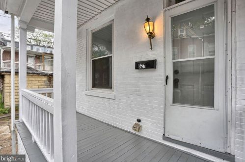 627 Oxford St, Harrisburg PA  17110-2521 exterior