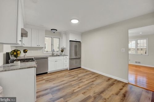 84 Berwyn Pl, Lawrence Township NJ  08648-3604 exterior