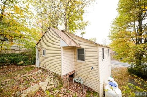 356 Maxim Dr, Hopatcong NJ  07843-1701 exterior