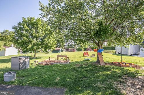 808 Maple Ave, Limerick PA  19468-2987 exterior