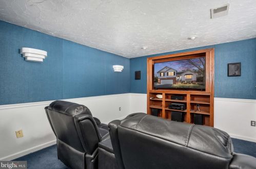 15581 Andover Heights Dr, Woodbridge VA  22193-1071 exterior