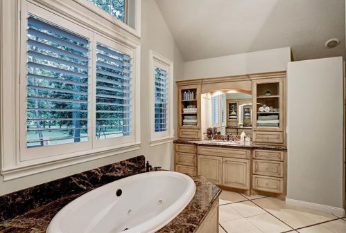 2926 Forest Vw, Richmond TX 77406-5285 exterior