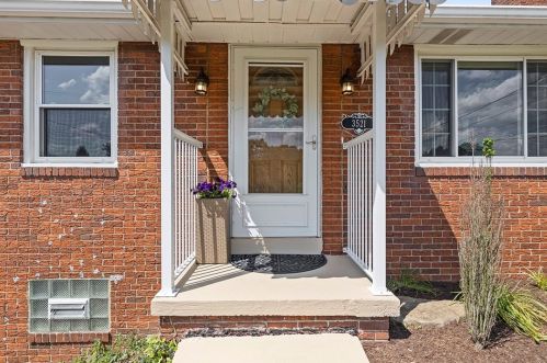 3521 Willett Rd, Pittsburgh, PA 15227-4448