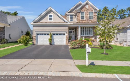 121 Ambermist Way, Lacey, NJ 08731