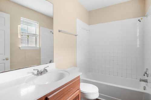 111 Goddard, Uhland TX  78640-5484 exterior