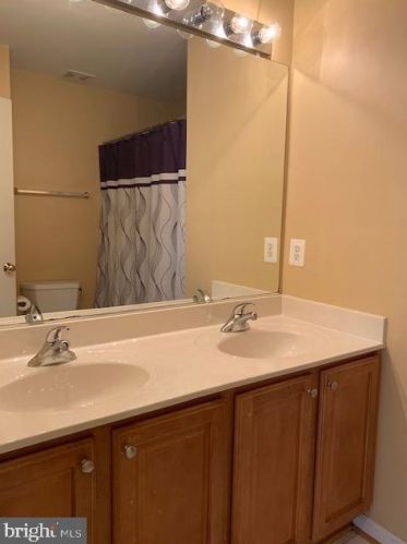 6766 Sycamore Park Dr, Haymarket VA  20169-2995 exterior