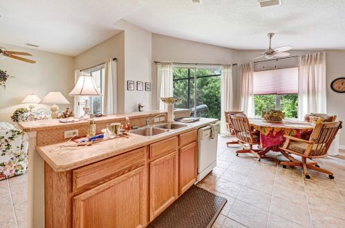 1714 Ficus Pt Dr, Melbourne FL  32940-1539 exterior