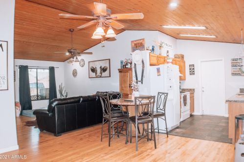 818 Nopal Pl, Chandler, AZ 85225-2613