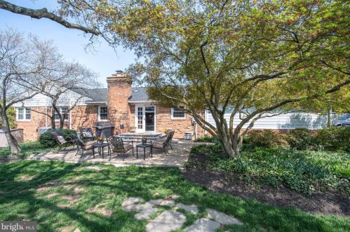 20557 Gleedsville Rd, Leesburg VA 20175-6532 exterior