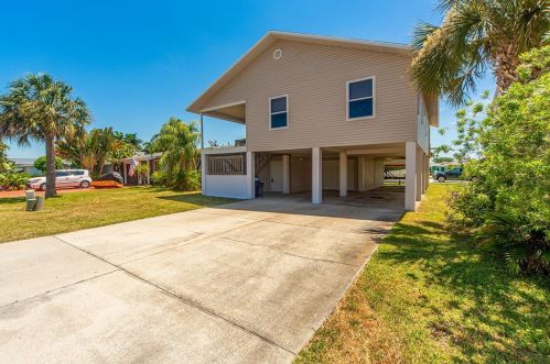 17729 1st St, Saint Petersburg, FL 33708-1217