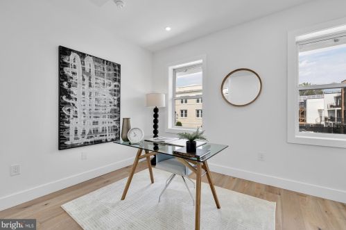 321 V St, Washington, DC 20002-1411