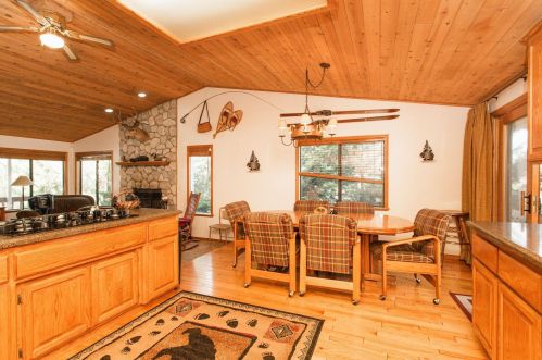 1253 Panorama Dr, Big Bear City CA  92314-9828 exterior