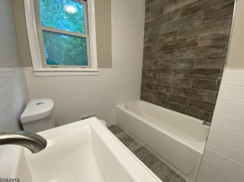 451 River Rd, Rahway NJ  07065-4203 exterior