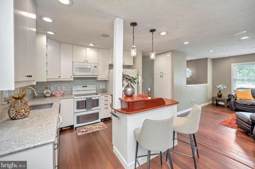 6103 Windsor Dr, Fredericksburg VA  22407-5036 exterior