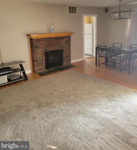 10 Varmar Dr, New Castle, DE 19720-2036