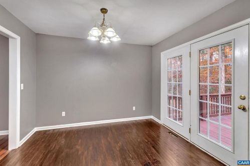 27 Bearwood Dr, Bybee VA  22963-2843 exterior