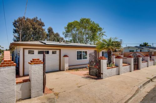 5821 Calle Casas Bonitas, San Diego, CA 92139-3507