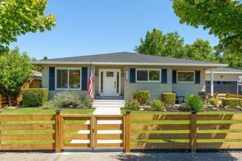 2555 Horseshoe Dr, Santa Rosa, CA 95405-8136