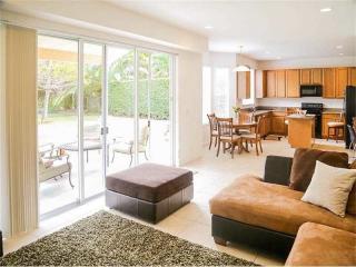 7340 Serrano Ter, Delray Beach FL  33446-2213 exterior