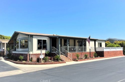 5200 Irvine Blvd, Irvine CA 92620-2013 exterior