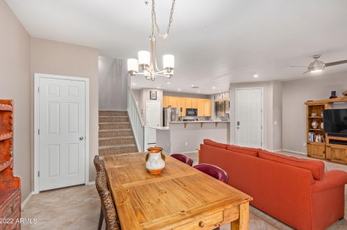 2852 Dunbar Dr, Phoenix AZ  85042-6074 exterior