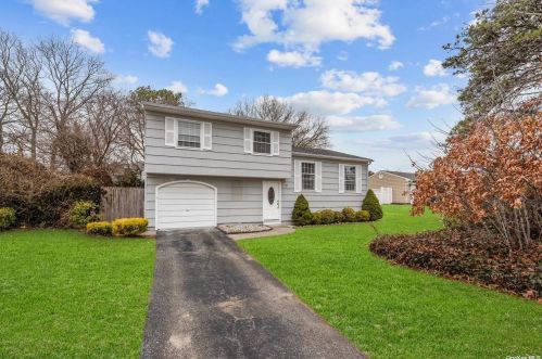 170 Cirrus Rd, Holbrook NY  11741-4407 exterior